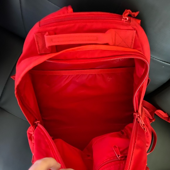Supreme Bags - Picture 2 of 8